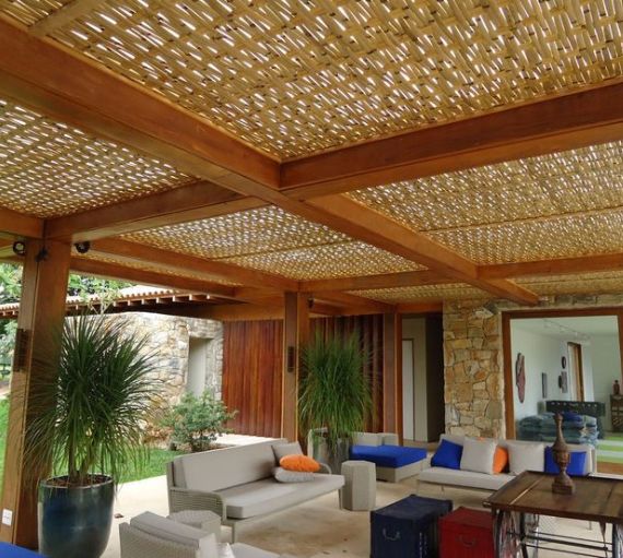 Equipe Carvalho Piso Floor instalando piso de madeira com excelência