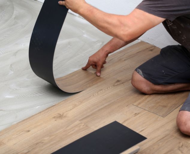 Piso vinílico instalado em quarto residencial